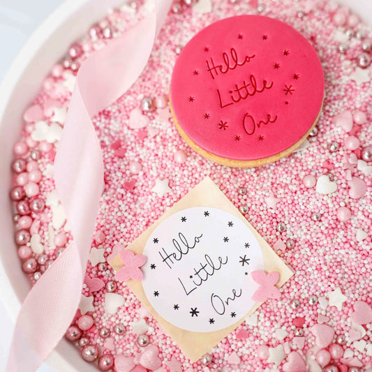 Koekstempel - Hello Little One (als etiket) - Cupcakedozen.nl