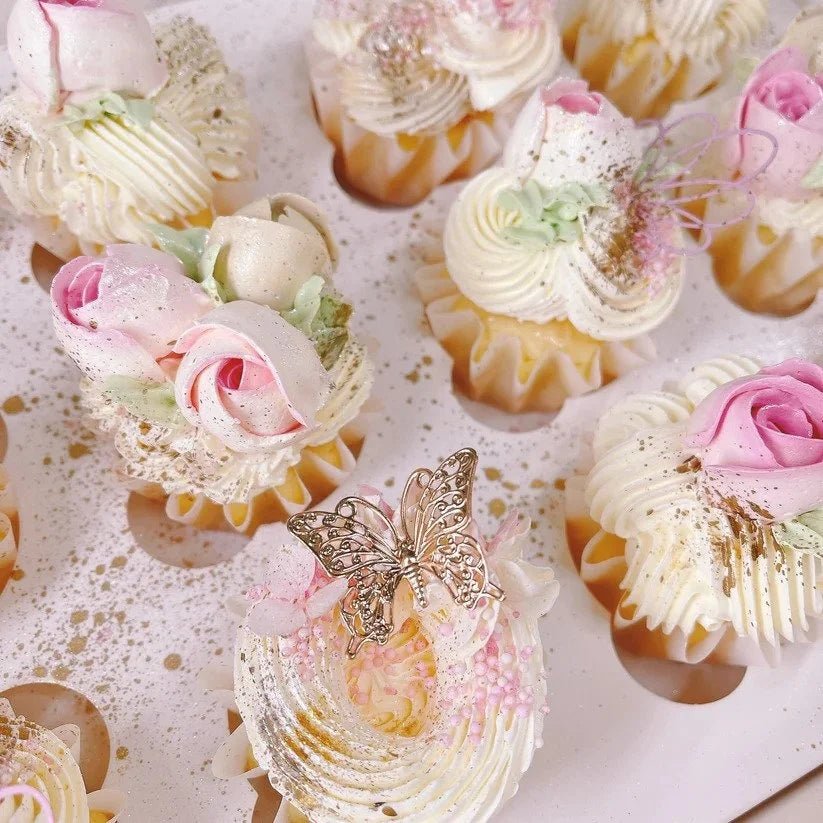 Geribbelde cupcake cups - Wit (96 stuks) - Cupcakedozen.nl