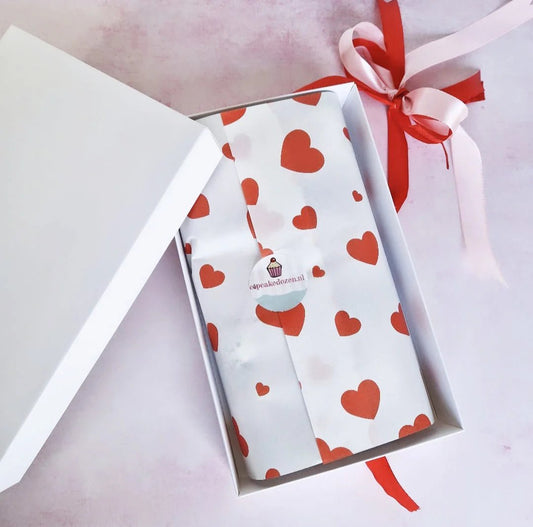 Groot formaat vetvrij papier - rode hartjes (100 st) - Cupcakedozen.nl