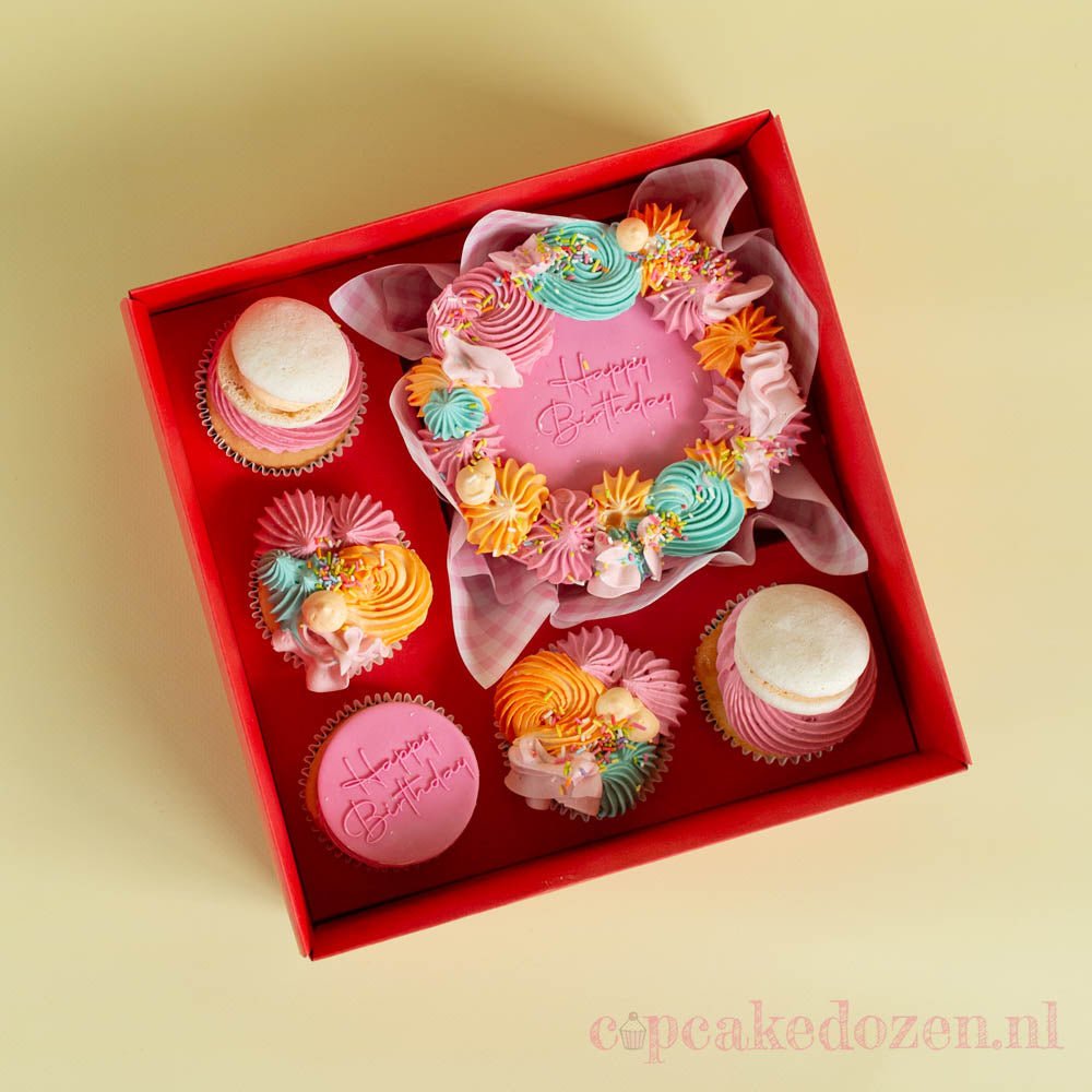 Rode bento combibox + 5 cupcakes (10 st) - Cupcakedozen.nl