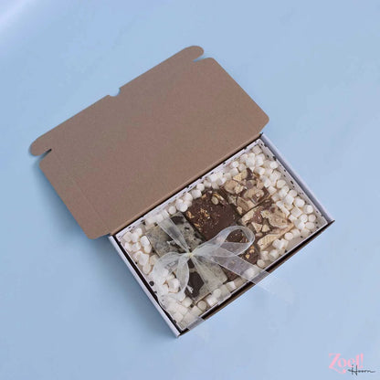 Zwarte stippen (brievenbus)doos voor koekjes (10 st) - Cupcakedozen.nl