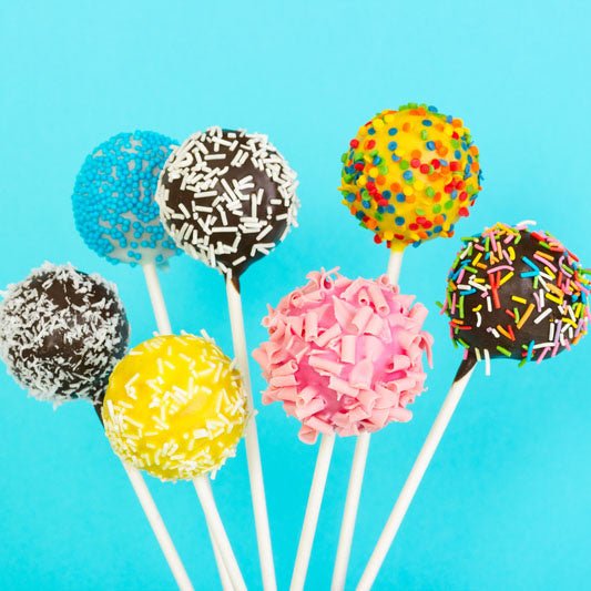 Witte cakepop stokjes (25 st) - Cupcakedozen.nl