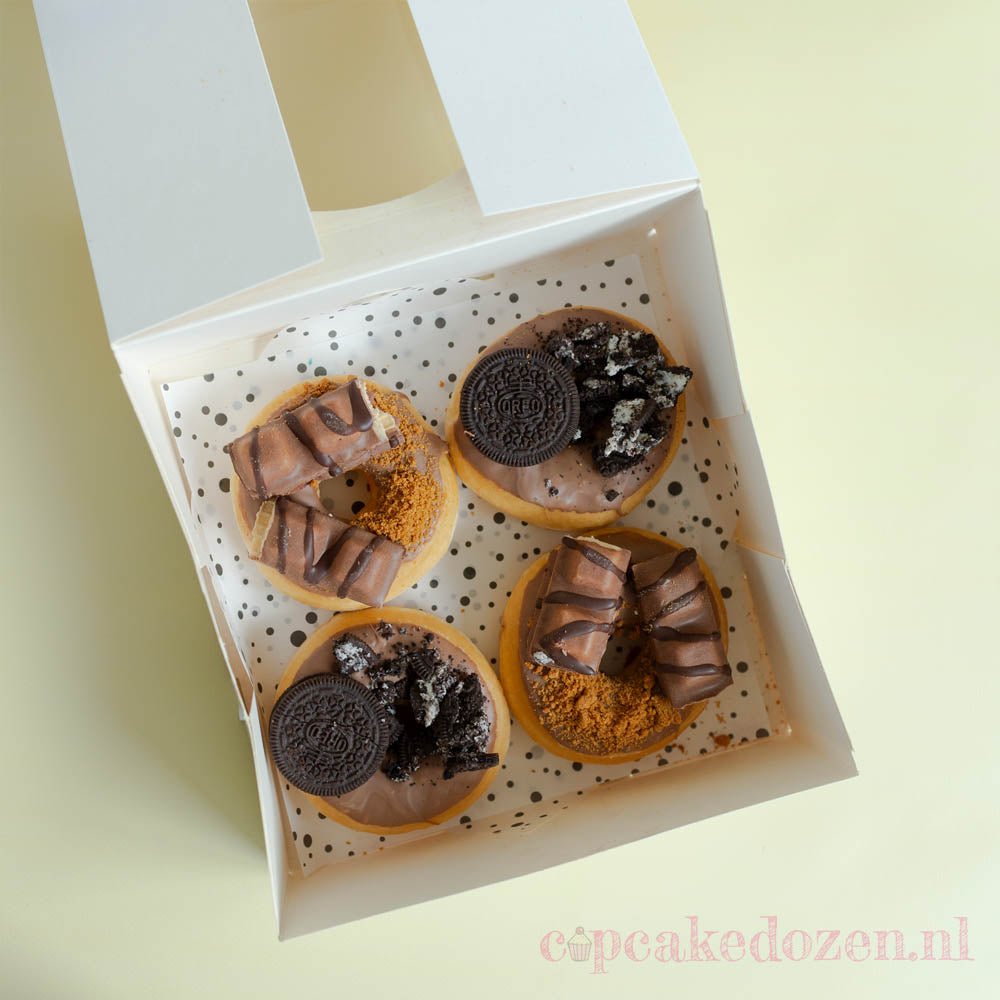 Witte taartdoos rond venster - 21x21x8 (25 st) - Cupcakedozen.nl