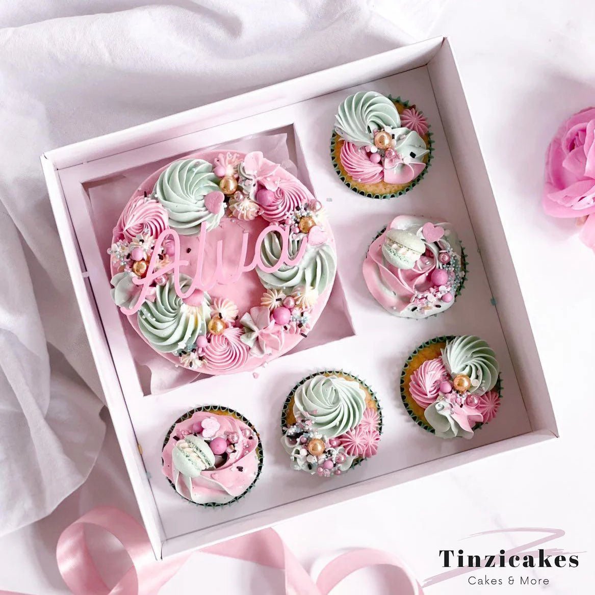 Bento combibox + 5 cupcakes (10 st) - Cupcakedozen.nl