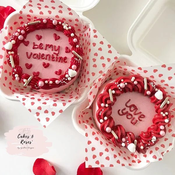 Vetvrij papier - rode hartjes (100 st) - Cupcakedozen.nl