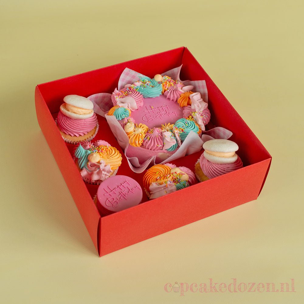 Rode bento combibox + 5 cupcakes (10 st) - Cupcakedozen.nl