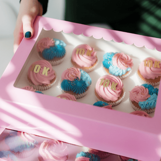 Roze doos voor 12 cupcakes - luifel (10 st) - Cupcakedozen.nl