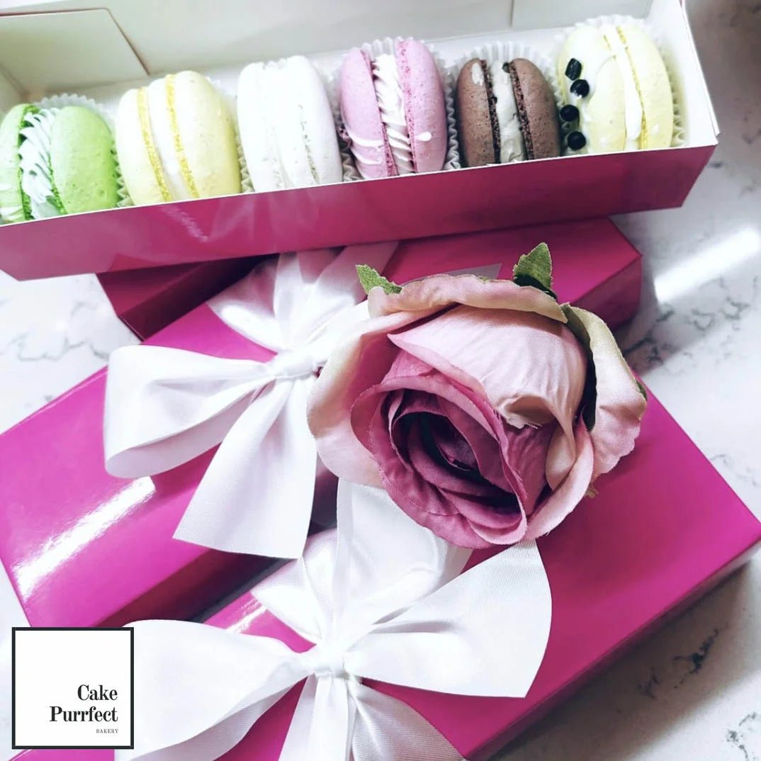 Fuchsia macarondoosje (50 st) - Cupcakedozen.nl