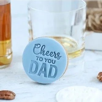 Koekstempel - Cheers to you dad - Cupcakedozen.nl