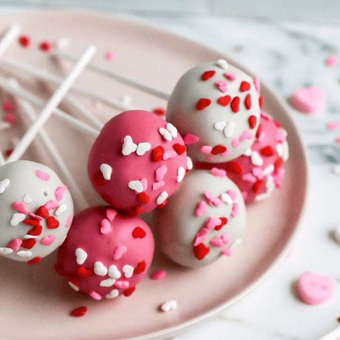 Witte cakepop stokjes (25 st) - Cupcakedozen.nl