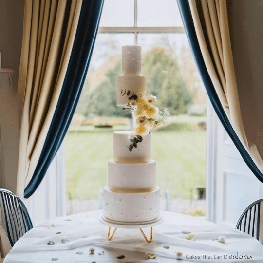 Zijsteun voor zwevende taartlaag - Cupcakedozen.nl