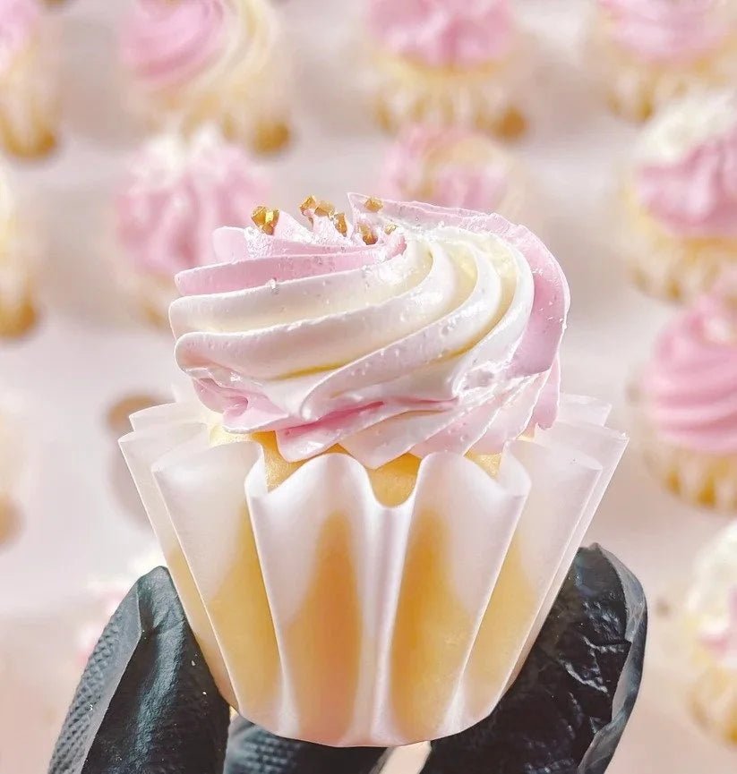 Geribbelde MINI cupcake cups - Wit (96 stuks) - Cupcakedozen.nl